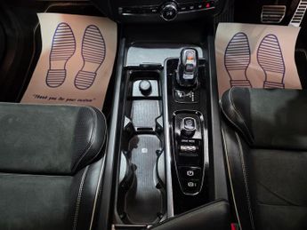 Volvo XC60 2.0h T8 Twin Engine 10.4kWh R-Design Pro Auto AWD Euro 6 (s/s) 5