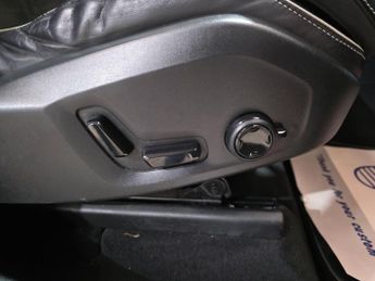 Volvo XC60 2.0h T8 Twin Engine 10.4kWh R-Design Pro Auto AWD Euro 6 (s/s) 5