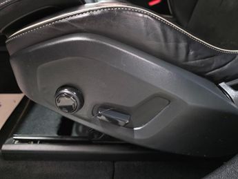 Volvo XC60 2.0h T8 Twin Engine 10.4kWh R-Design Pro Auto AWD Euro 6 (s/s) 5