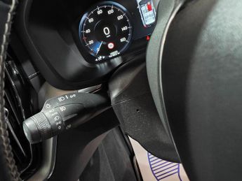 Volvo XC60 2.0h T8 Twin Engine 10.4kWh R-Design Pro Auto AWD Euro 6 (s/s) 5