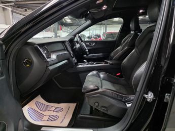 Volvo XC60 2.0h T8 Twin Engine 10.4kWh R-Design Pro Auto AWD Euro 6 (s/s) 5