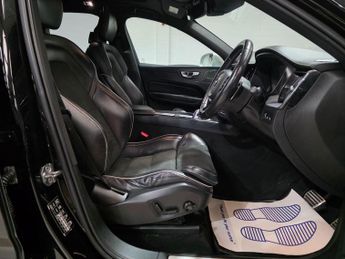 Volvo XC60 2.0h T8 Twin Engine 10.4kWh R-Design Pro Auto AWD Euro 6 (s/s) 5