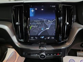 Volvo XC60 2.0h T8 Twin Engine 10.4kWh R-Design Pro Auto AWD Euro 6 (s/s) 5