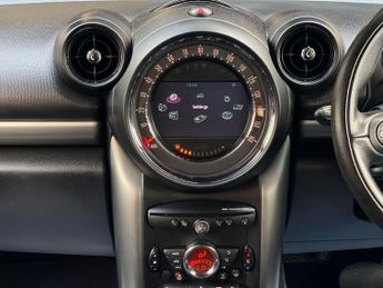 MINI Countryman 2.0 Cooper D Business Edition SUV 5dr Diesel Auto Euro 6 (112 ps