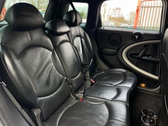 MINI Countryman 2.0 Cooper D Business Edition SUV 5dr Diesel Auto Euro 6 (112 ps