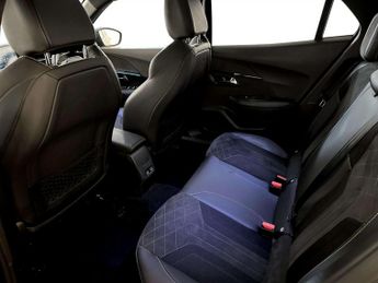 Peugeot E-2008 50kWh GT Premium SUV 5dr Electric Auto (136 ps)