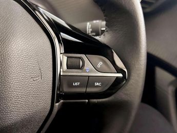 Peugeot E-2008 50kWh Active Premium + SUV 5dr Electric Auto (7kW Charger) (136 