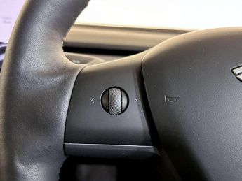 Tesla Model Y (Dual Motor) Long Range SUV 5dr Electric Auto 4WDE (384 bhp)