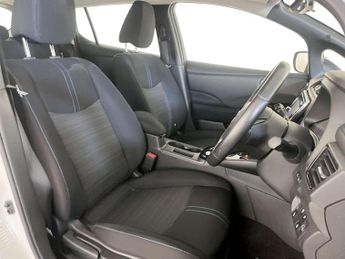Nissan Leaf 40kWh Acenta Hatchback 5dr Electric Auto (150 ps)