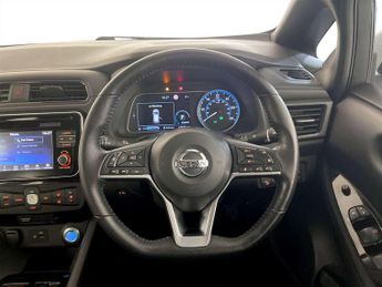 Nissan Leaf 40kWh Acenta Hatchback 5dr Electric Auto (150 ps)