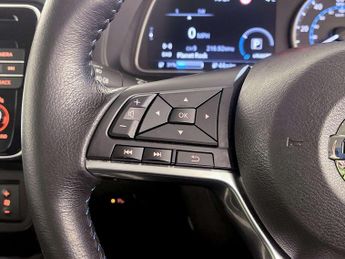 Nissan Leaf 40kWh Acenta Hatchback 5dr Electric Auto (150 ps)