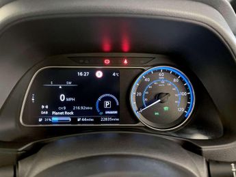 Nissan Leaf 40kWh Acenta Hatchback 5dr Electric Auto (150 ps)