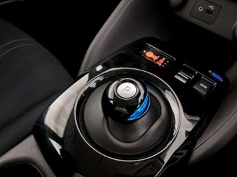 Nissan Leaf 40kWh Acenta Hatchback 5dr Electric Auto (150 ps)