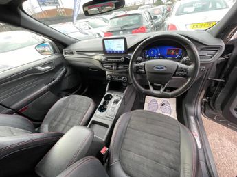 Ford Kuga 2.5 EcoBoost Duratec 14.4kWh ST-Line CVT Euro 6 (s/s) 5dr