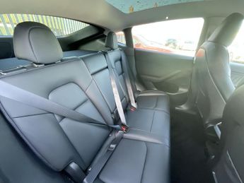 Tesla Model Y PERFORMANCE AWD