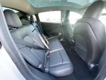 Tesla Model Y PERFORMANCE AWD