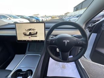 Tesla Model Y PERFORMANCE AWD
