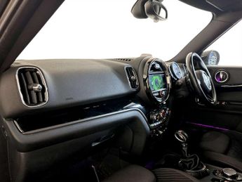 MINI Countryman 1.5 7.6kWh Cooper SE SUV 5dr Petrol Plug-in Hybrid Auto ALL4 Eur