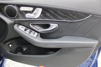 Mercedes-Benz C Class 2.0 C300d AMG Line Night Edition (Premium) Saloon 4dr Diesel G-T