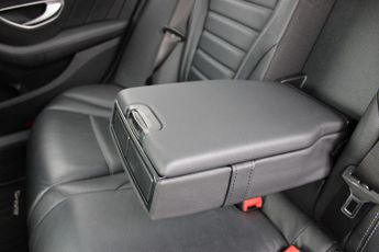 Mercedes-Benz C Class 2.0 C300d AMG Line Night Edition (Premium) Saloon 4dr Diesel G-T