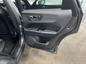 Volvo XC60 2.0 D4 R-Design Auto AWD Euro 6 (s/s) 5dr