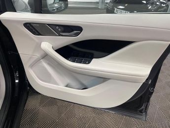 Jaguar I-PACE 400 90kWh SE Auto 4WD 5dr