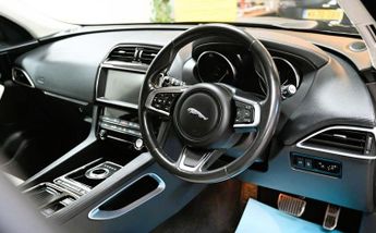 JAGUAR F-PACE 2.0 D180 Prestige SUV 5dr Diesel Auto AWD Euro 6 (s/s) (180 ps) 