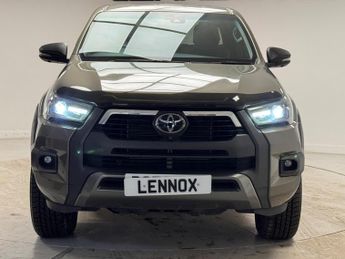 Toyota Hilux 2.8 D-4D Invincible X Auto 4WD Euro 6 (s/s) 4dr