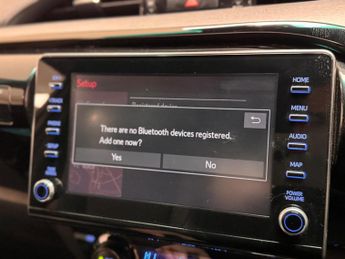 Toyota Hilux 2.8 D-4D Invincible X Auto 4WD Euro 6 (s/s) 4dr