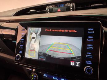 Toyota Hilux 2.8 D-4D Invincible X Auto 4WD Euro 6 (s/s) 4dr