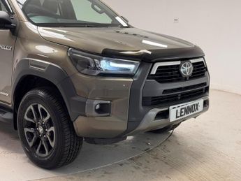 Toyota Hilux 2.8 D-4D Invincible X Auto 4WD Euro 6 (s/s) 4dr