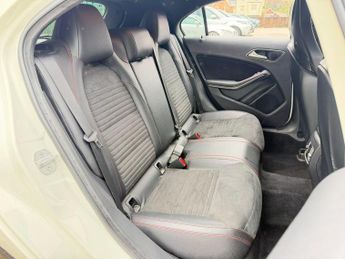 Mercedes-Benz A Class 2.0 A45 AMG SpdS DCT 4MATIC Euro 6 (s/s) 5dr