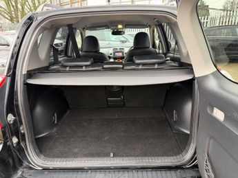 Toyota RAV4 2.2 D-CAT SR Auto 4WD Euro 5 5dr