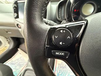Toyota AYGO 1.0 VVT-i x-play Hatchback 5dr Petrol x-shift Euro 6 (71 ps)