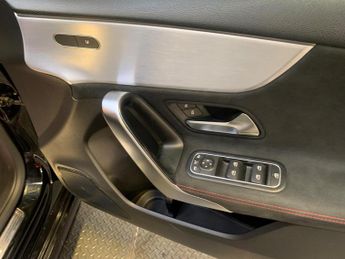 Mercedes-Benz A Class 2.0 A200d AMG Line (Premium) 8G-DCT Euro 6 (s/s) 5dr