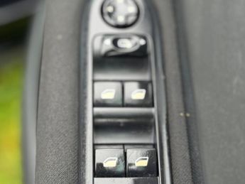 Peugeot 3008 1.6 HDi Sport EGC Euro 5 5dr