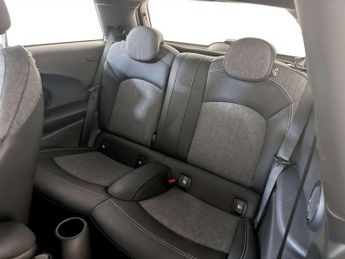 MINI Electric Hatch Cooper SE 32.6kWh Level 2 Hatchback 3dr Electric Auto (184 ps)