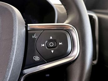 Volvo XC40 Recharge 69kWh Core SUV 5dr Electric Auto (231 ps)