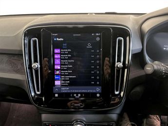 Volvo XC40 Recharge 69kWh Core SUV 5dr Electric Auto (231 ps)