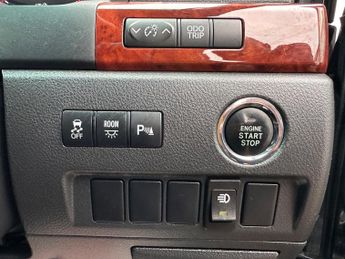Toyota Vellfire 2010 2.4i Auto i-Vtec 16V TwinCam,7 Seat