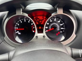 Nissan Juke 1.6 Acenta CVT Euro 5 5dr