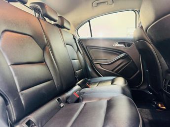 Mercedes-Benz A Class 1.6 A200 Sport (Executive) 7G-DCT Euro 6 (s/s) 5dr