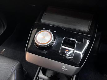 MG MG4 64kWh Trophy Long Range Auto 5dr