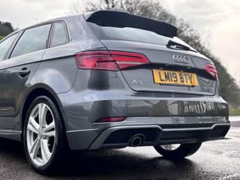 AUDI A3 1.6 TDI 30 S line