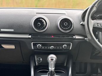 AUDI A3 1.6 TDI 30 S line