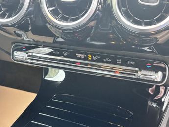 MERCEDES-BENZ A CLASS 1.5 A180d AMG Line