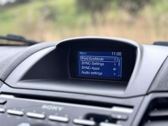 FORD FIESTA 1.0 T EcoBoost Titanium