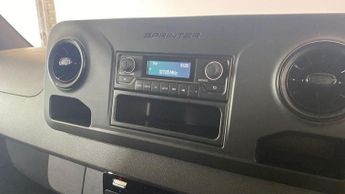 Mercedes-Benz eSprinter 55kWh Progressive Auto FWD L2 H2 5dr 20kW Charger