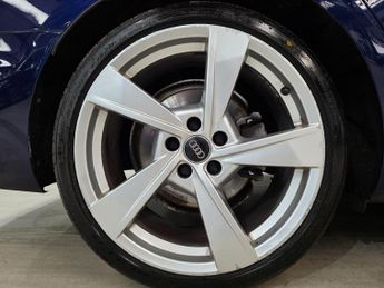 Audi A4 Avant 2.0 TFSI 40 S line S Tronic Euro 6 (s/s) 5dr