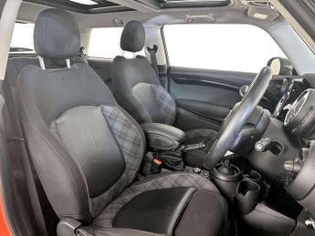 MINI Hatch 1.5 Cooper Classic Hatchback 3dr Petrol Steptronic Euro 6 (s/s) 